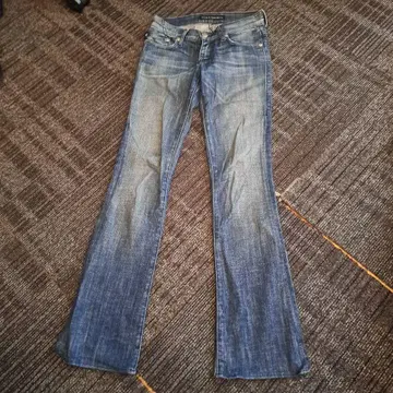 Rock & Republic 부츠컷 데님