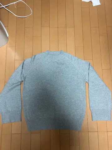 vuja de ss23 cashimere raglan sweater