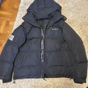 RVCA 로고 블랙 다운 자켓