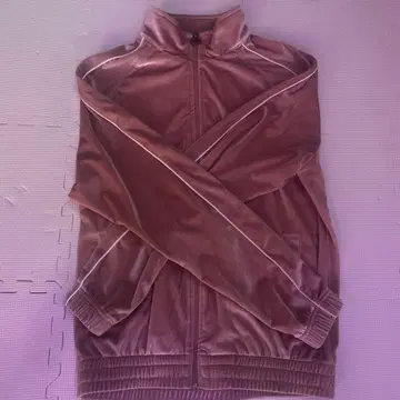 새상품급 완판템 프로클럽 벨로아 셋업 트랙수트 지용 착용