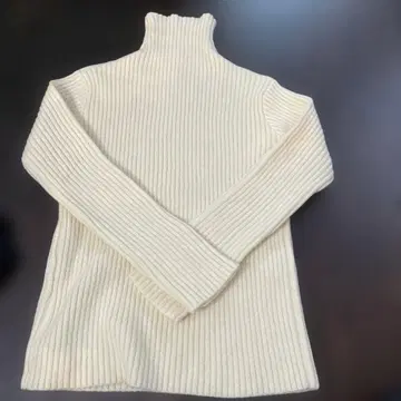 리브 편직 터틀넥 스웨터 S 사이즈 아이보리 블랙