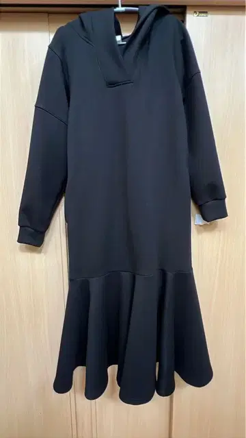 코토리카 COTORIKA 후드 부착 머메이드 원피스