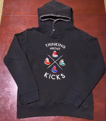 스니커즈 자수 후드티