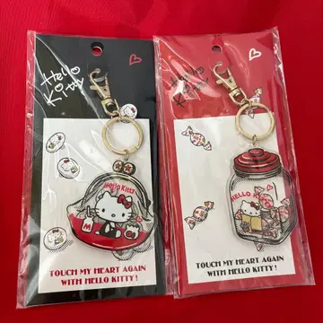 헬로키티 아크릴 키링 2개 세트