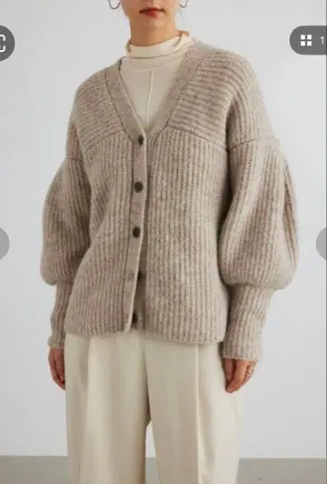새상품급 스타일믹서 볼륨 니트 가디건 베이지