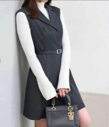 스니들 미니 점프 스커트