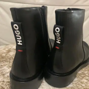 선착순! HUGO BOSS 블랙 숏부츠