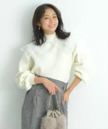 저스길리티 레이스 카라 니트 풀오버 사이즈 2