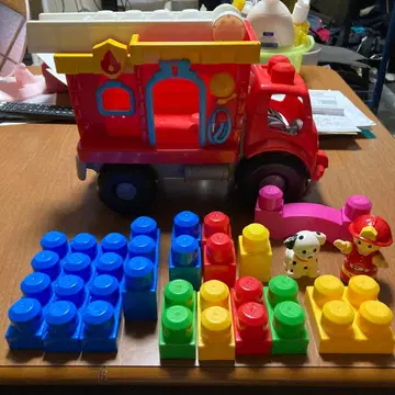 소방차와 컬러풀 블록 세트 MEGABLOKS