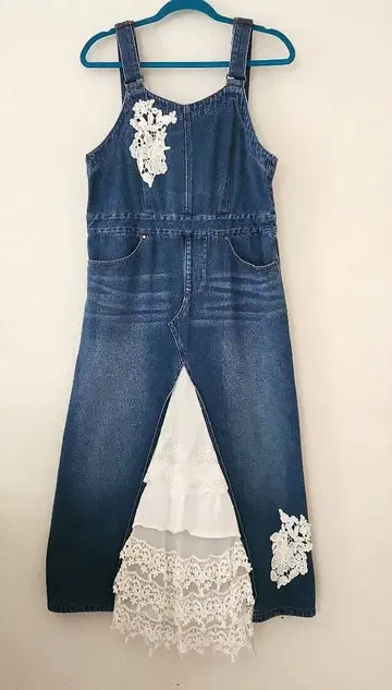 소말리아 데님 블루 살로펫 레이스 장식 포함