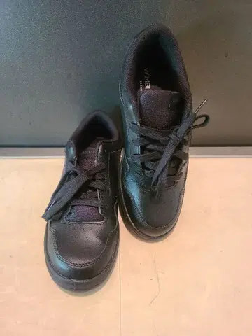 24.5cm 윔블던 블랙 캐주얼 스니커즈