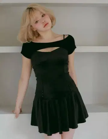 [ Andmary ] Betty flare mini dress 블랙