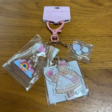 산리오 퓨로랜드 아크릴 키홀더 마론 크림 컬러풀 하트