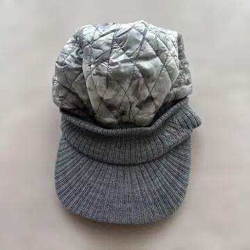 그레이 니트 퀼팅 캡
