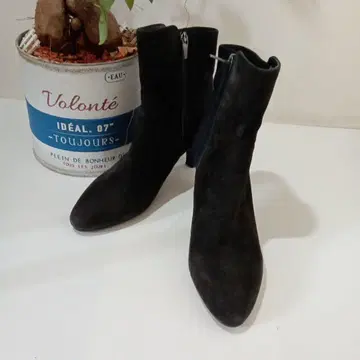 블랙 스웨이드 부티 22.5cm