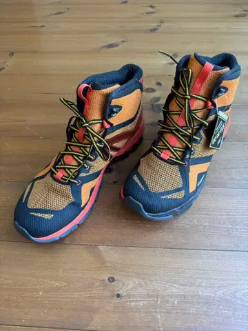 GORE-TEX 하이컷 트레킹 슈즈