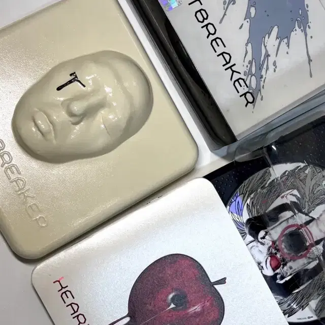 지드래곤 하트브레이커 앨범 판매