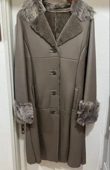 컨디션 최상 Otto 오토 양가죽 리얼 무스탕 코트