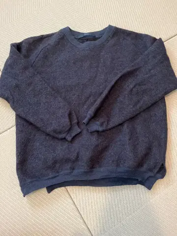 ITTY-BITTY 네이비 크루넥 스웨터