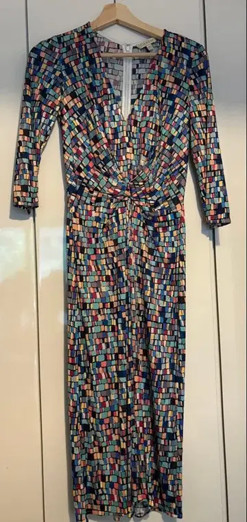 멀티 컬러 타일 무늬 원피스