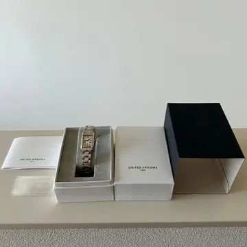 UNITED ARROWS 스퀘어 메탈 손목시계 실버