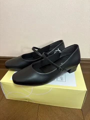 블랙 스트랩 펌프스 23.5cm