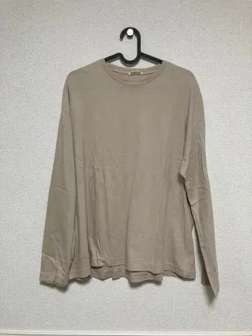 AURALEE 베이지 긴팔 T셔츠