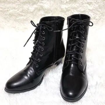 [ 새상품급 ] 블랙 레이스업 부츠 사이즈 24cm 사이드 지퍼