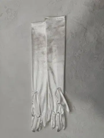 화이트 새틴 롱 그로브