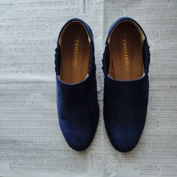 네이비 스웨이드 펌프스 25.5cm