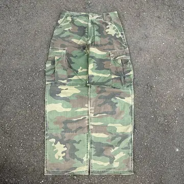 카모플라쥬 카고 팬츠 사이드 포켓 포함