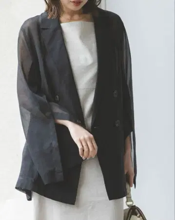 노블 슬릿 슬리브 시어 자켓
