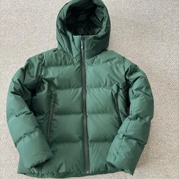 유니클로 심리스 다운 파카 그린 S 사이즈