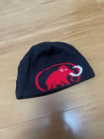 MAMMUT 니트 모자 블랙/빨간색 마무트