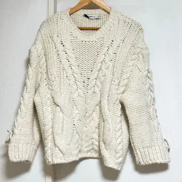 [ 주말 세일 ] -ZARA 니트 아이보리-