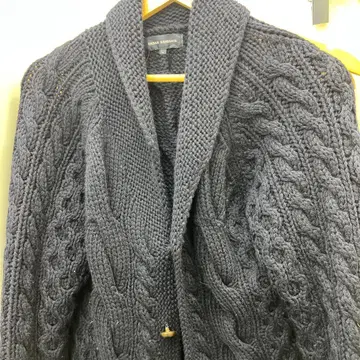 다크 그레이 케이블 니트 가디건 어반 리서치