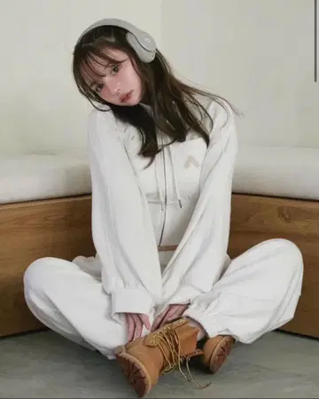 andmary Willow line tops