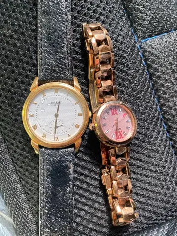 TISSOT 골드 아날로그 시계 2세트