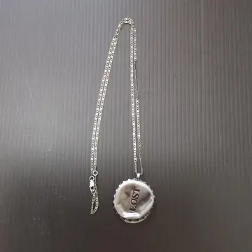 요네즈켄시 목걸이