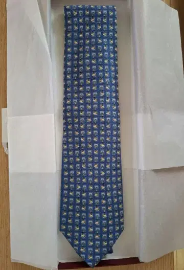 살바토레 페라가모 홀스 무늬 올 패턴 넥타이 미사용 새상품