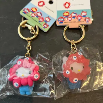 산리오 미야쿠미야쿠 키링 두 개