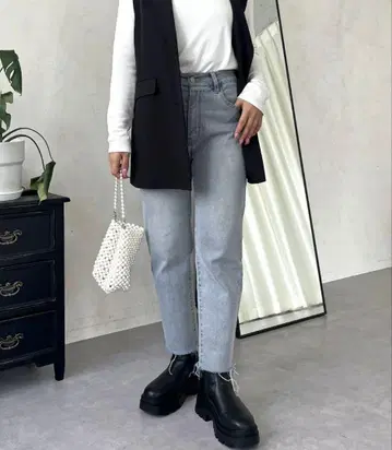 [ 새상품급 ] 프로즈 베일 스트레치 테이퍼 청바지