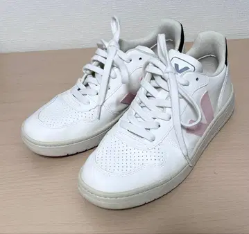 VEJA 화이트 핑크 스니커즈