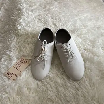 무인양품 화이트 레이스업 슈즈