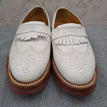 화이트 프린지 로퍼 23.5cm