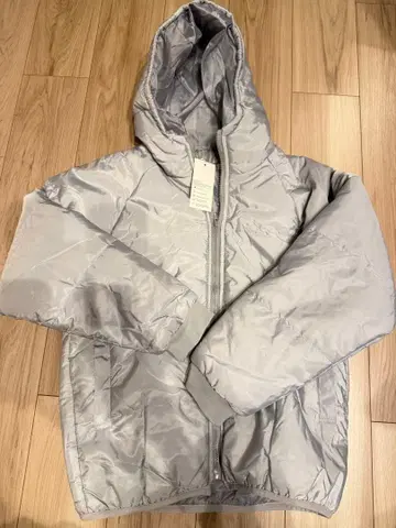 실버 후드 부착 다운 자켓
