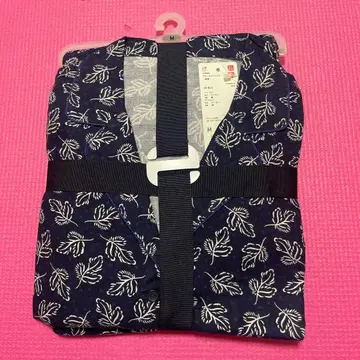 UNIQLO 잎사귀 패턴 디자인 룸웨어