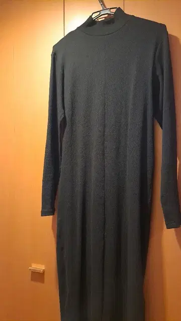 셀렉트모카 바이슨 핑거 슬리브 프티 하이 리브 원피스 하이넥