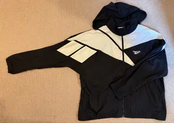 새상품급 [Reebok] 나일론 자켓 블랙/화이트 XL