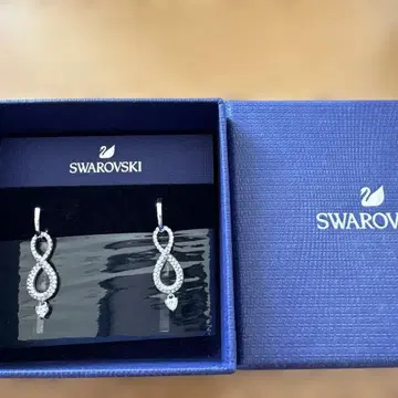 SWAROVSKI 인피니티 피어스 귀걸이 5520578